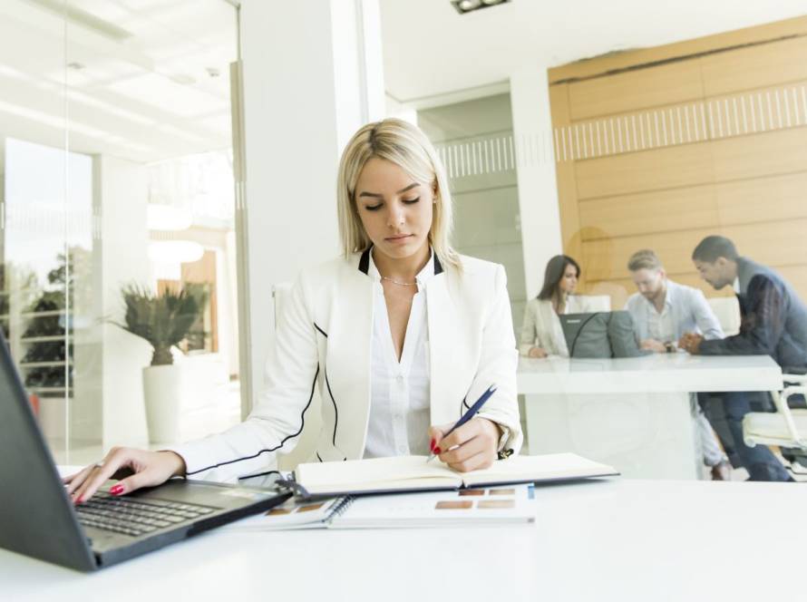 A professional Executive Assistant supports team communication and business operations to help CEOs focus on leadership and growth.