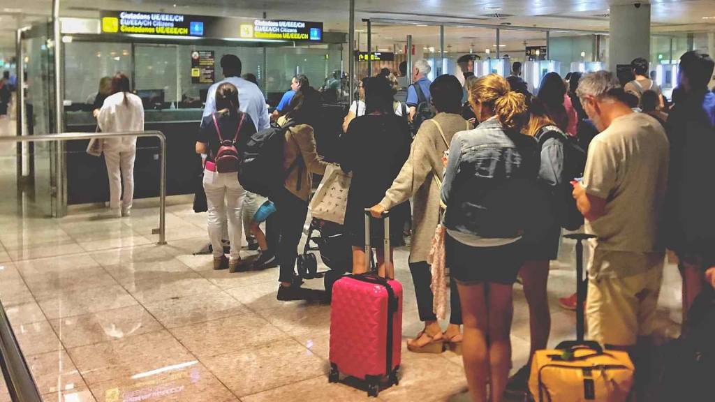 A Personal Executive Assistant simplifies travel by managing flights, hotels, and itineraries for busy CEOs and entrepreneurs.