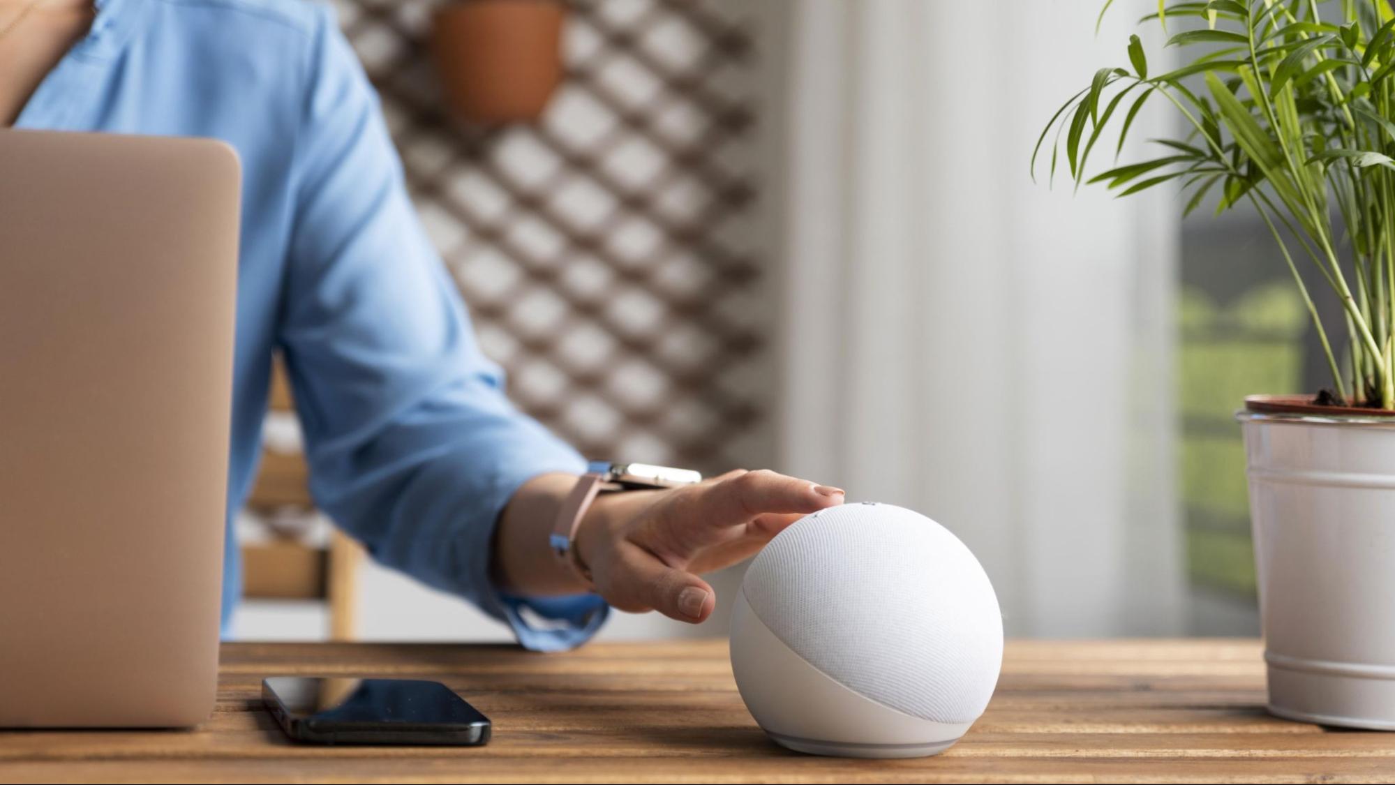 Hand activating a smart AI assistant device symbolizing Google’s voice-based verification calls for business information accuracy and SEO.