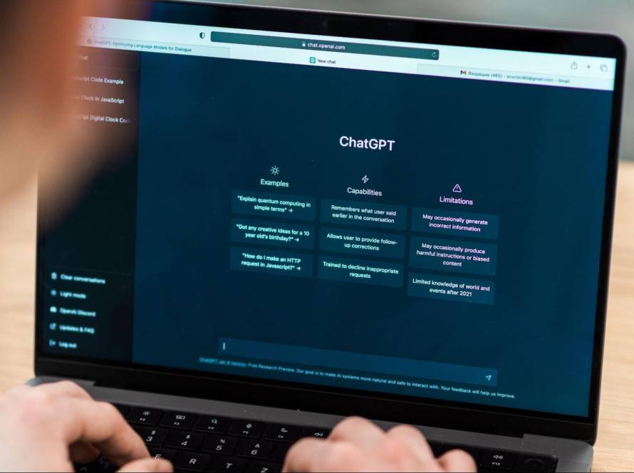 ChatGPT interface showing how AI tools summarize local business information based on Local SEO, website content, and trusted data sources.